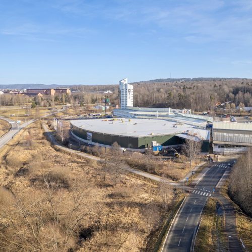 Fastigheten utmed E4 och avfart i direkt anslutning till fastigheten