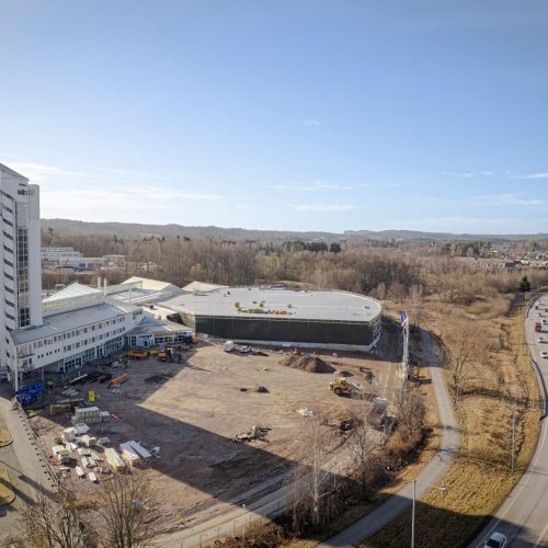 Drönarbild över fastigheten utmed E4