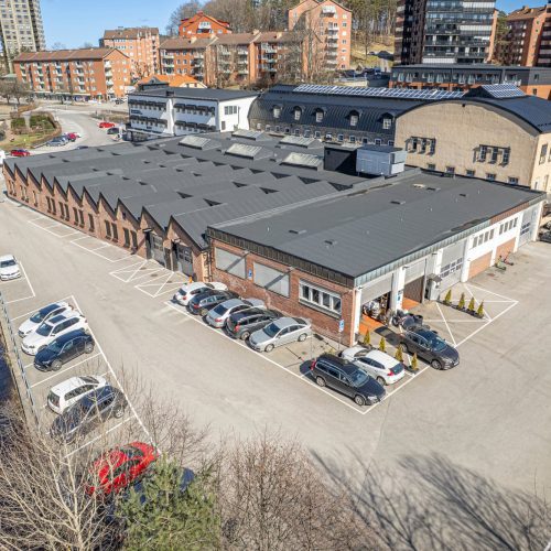 Gamla maskinhallen har återställts till sin ursprungliga tegelfasad.